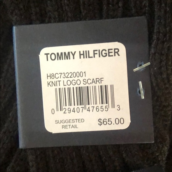 Tommy Hilfiger scarf NWT - Picture 3 of 3